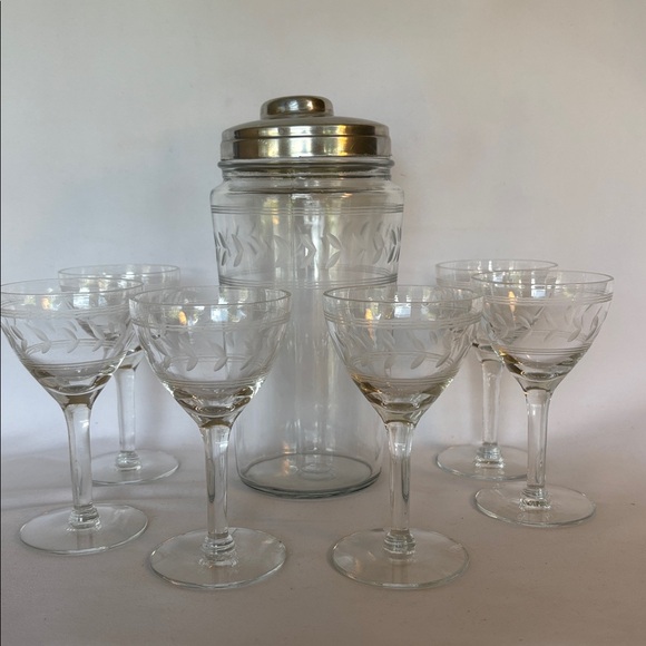 Other - VINTAGE 1950’s SET OF 6 LIQUOR- CORDIAL APERITIF- ETCHED GLASSES & DRINK MIXER
